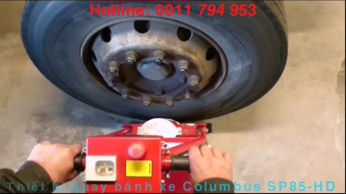 Bánh xe ô tô có mùi khét: Nguyên nhân và cách xử lý hiệu quả