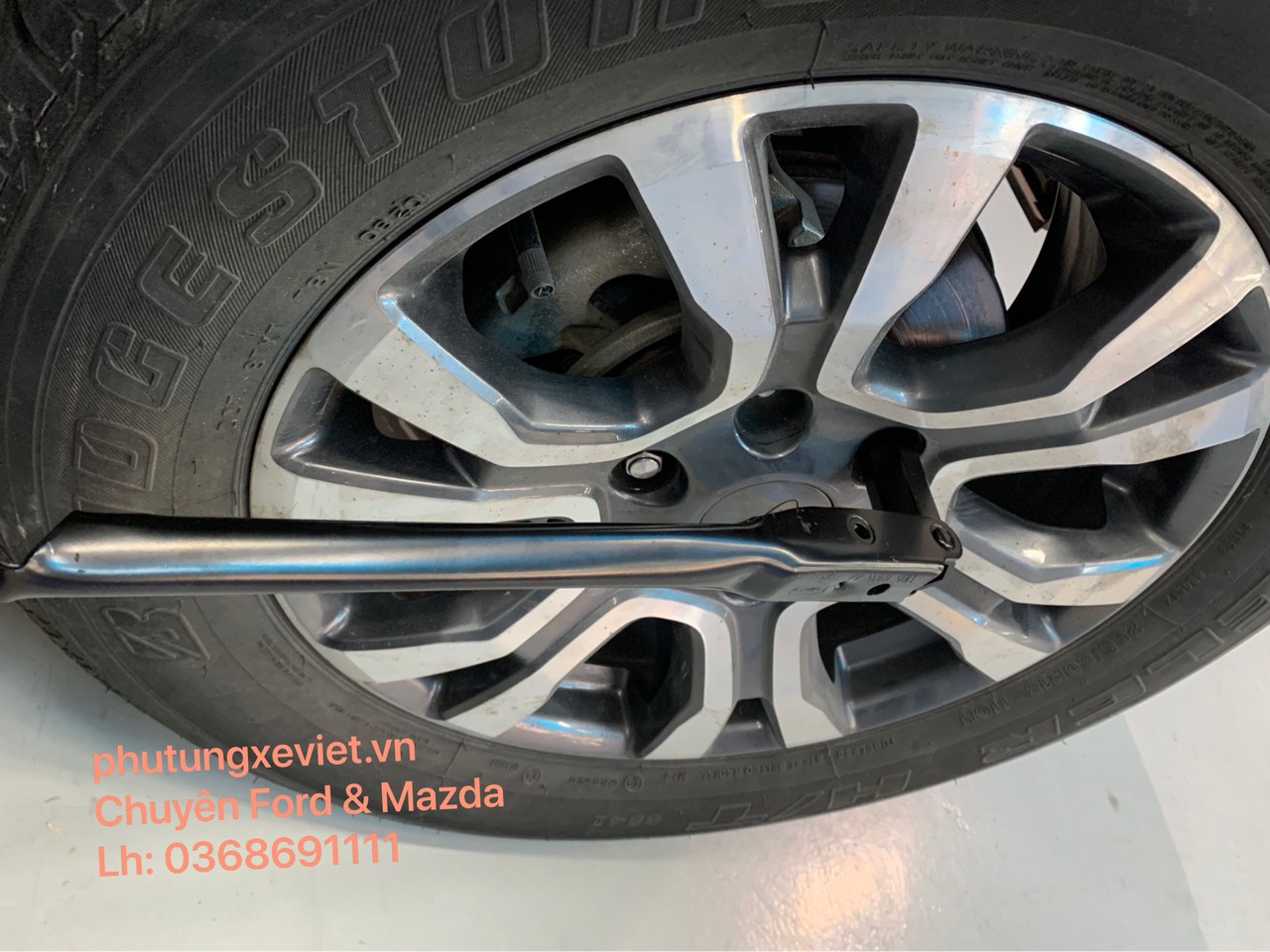 Sự cố Tháo Ốc Lốp Xe Ô Tô: Nguyên nhân và Cách Khắc phục Hiệu quả