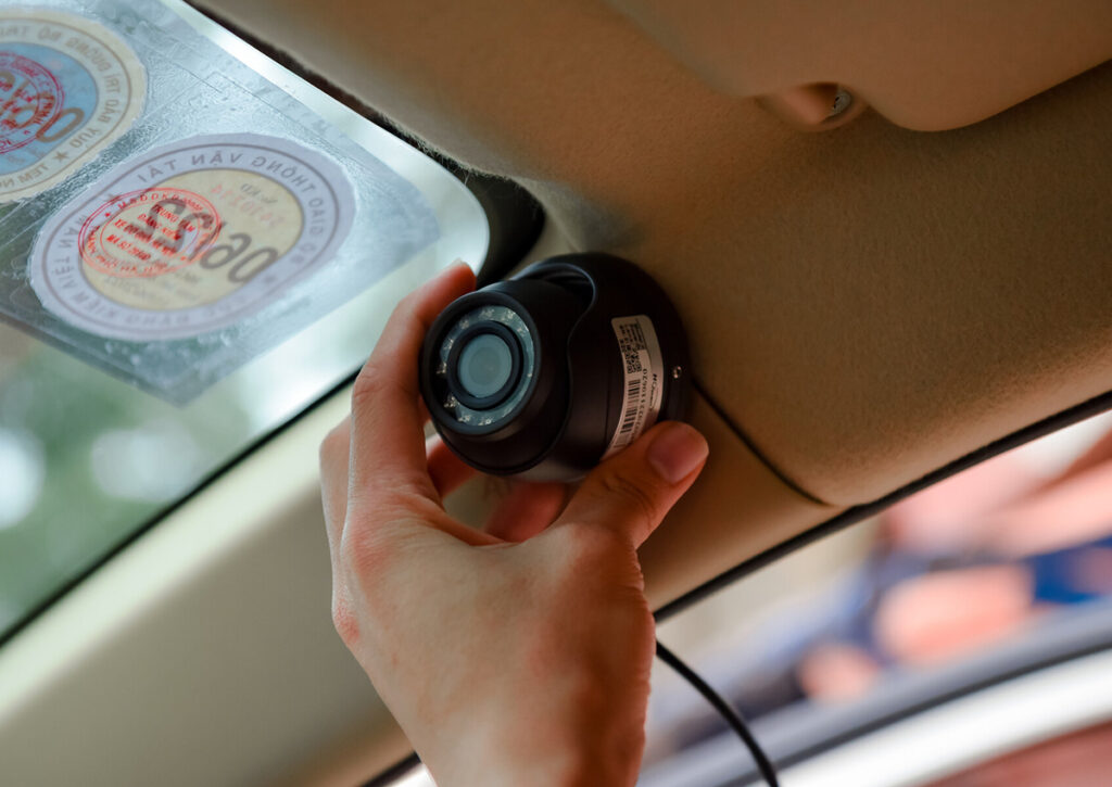 Lắp camera trên xe ô tô: Hướng dẫn chi tiết từ A đến Z