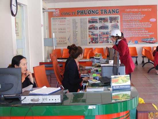 Vé Xe Ô Tô Phương Trang: Hướng Dẫn Đặt Vé và Trải Nghiệm Di Chuyển