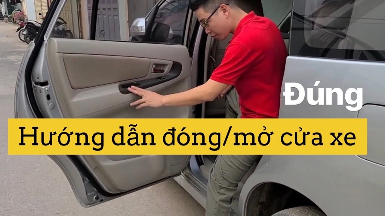 Cách Mở Cửa Xe Ô Tô Khi Bị Kẹt Hoặc Mất Chìa Khóa