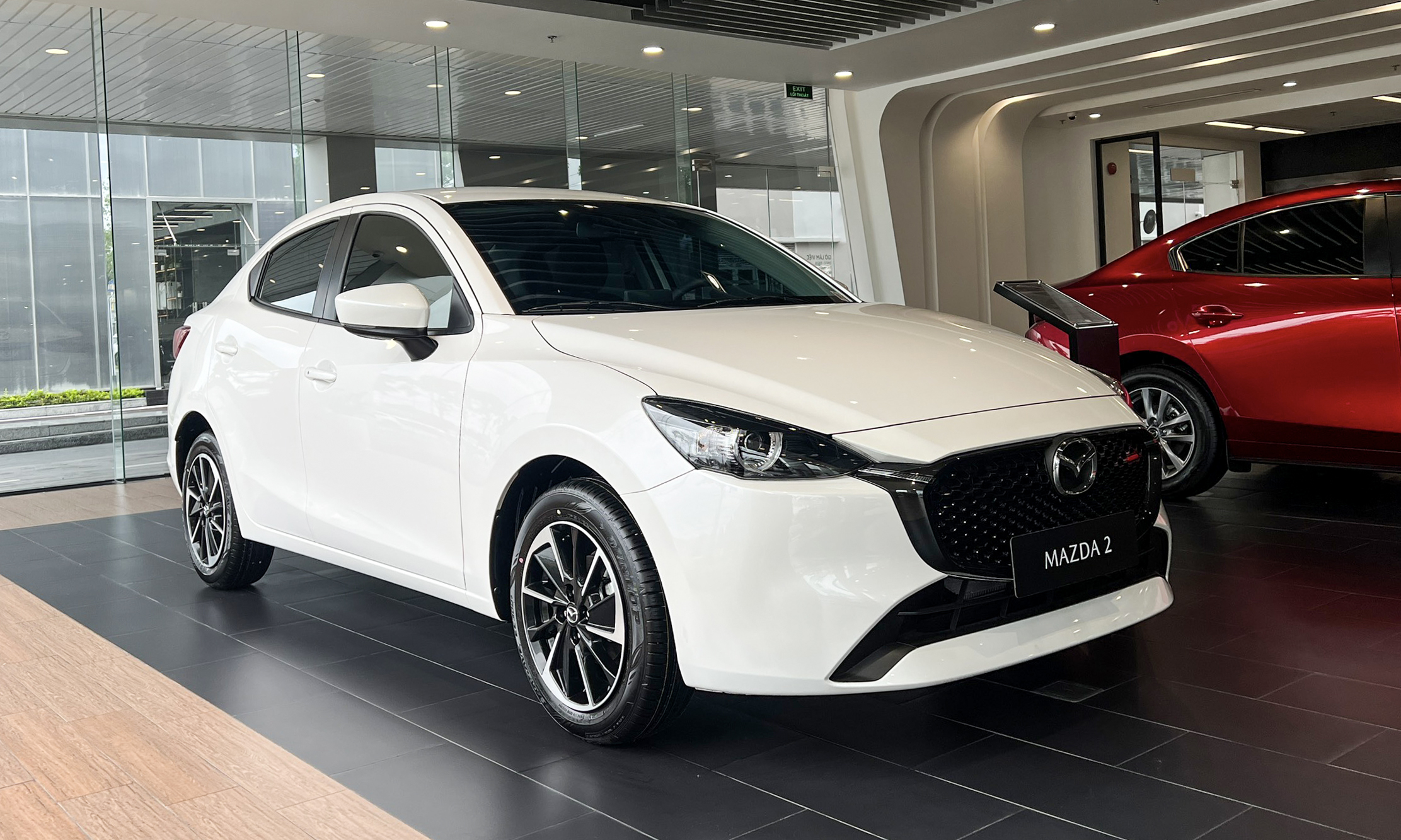 Khám Phá Chi Tiết Các Phiên Bản Xe Ô Tô Mazda 2 Qua Từng Thế Hệ