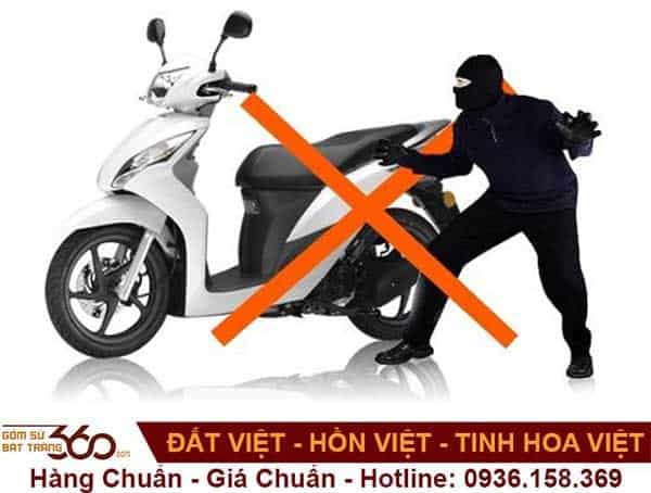 mo-mat-xe-may-danh-con-gi-1 Mơ Bị Mất Trộm Xe Ô Tô: Giải Mã Giấc Mơ Và Ý Nghĩa Sâu Sắc