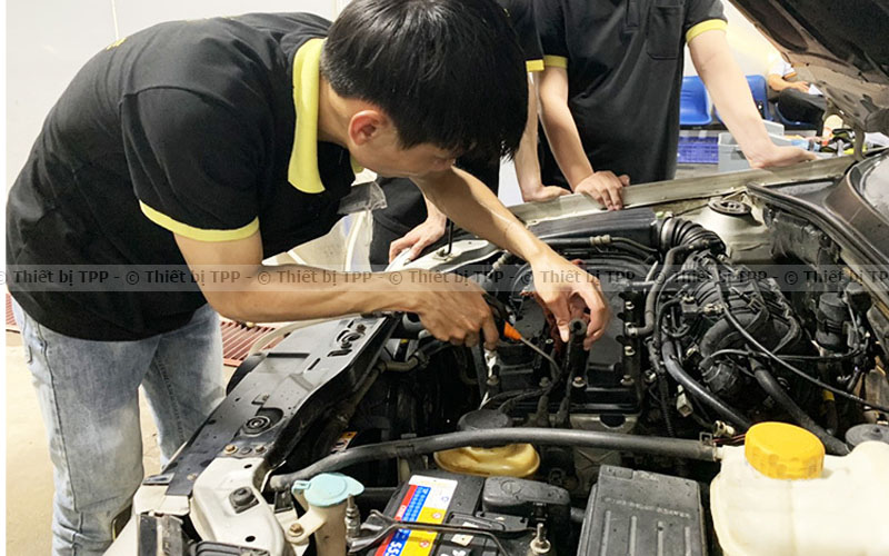 Làm Lại Máy Xe Ô Tô: Quy Trình, Chi Phí Và Điều Cần Biết