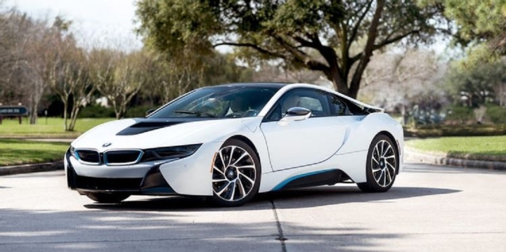Mẫu Xe Ô Tô Thể Thao Của BMW: Tuyệt Phẩm Tốc Độ và Sang Trọng