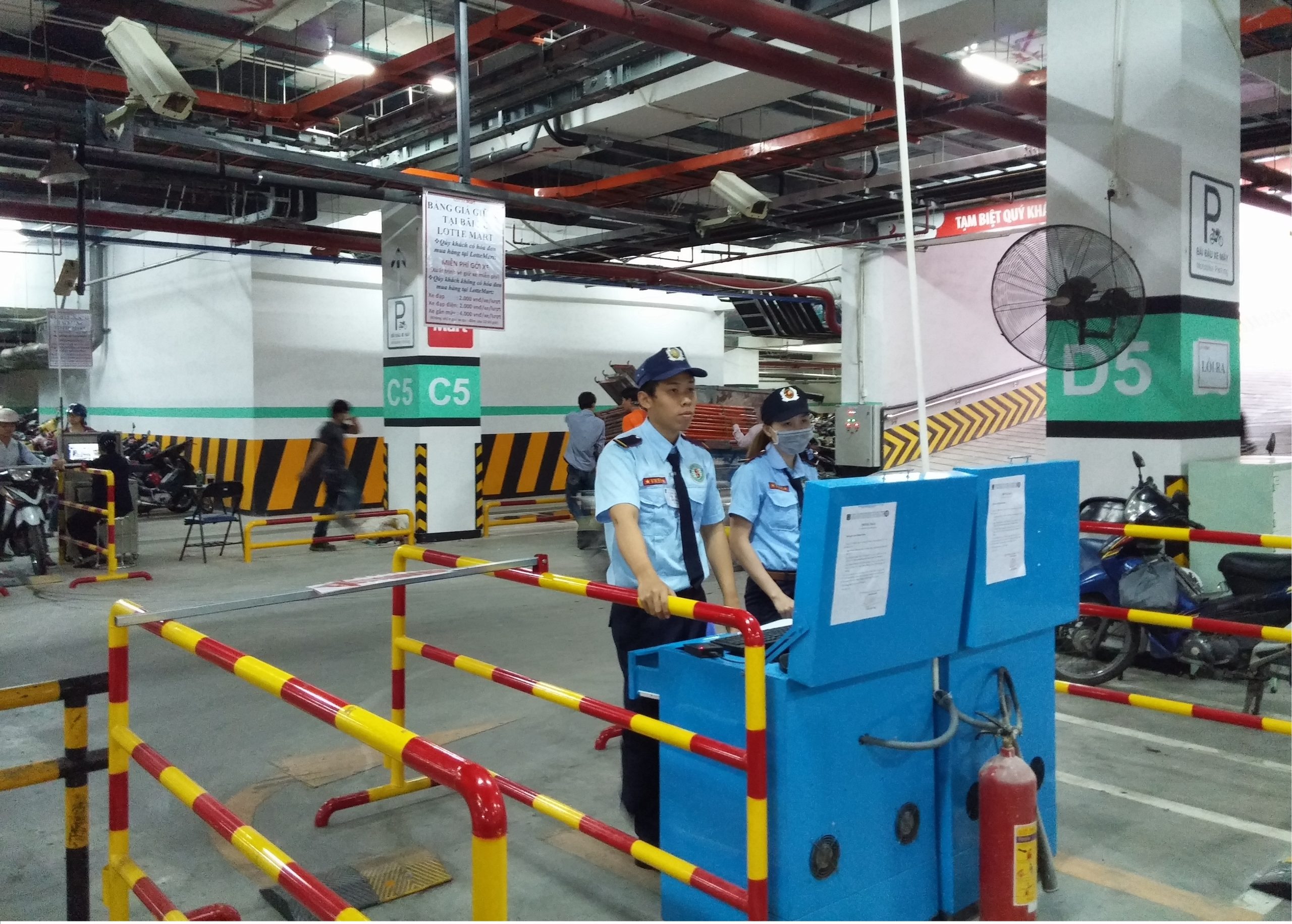Tuyển Bảo Vệ Trông Giữ Bãi Xe Ô Tô: Cơ Hội Nghề Nghiệp Hấp Dẫn