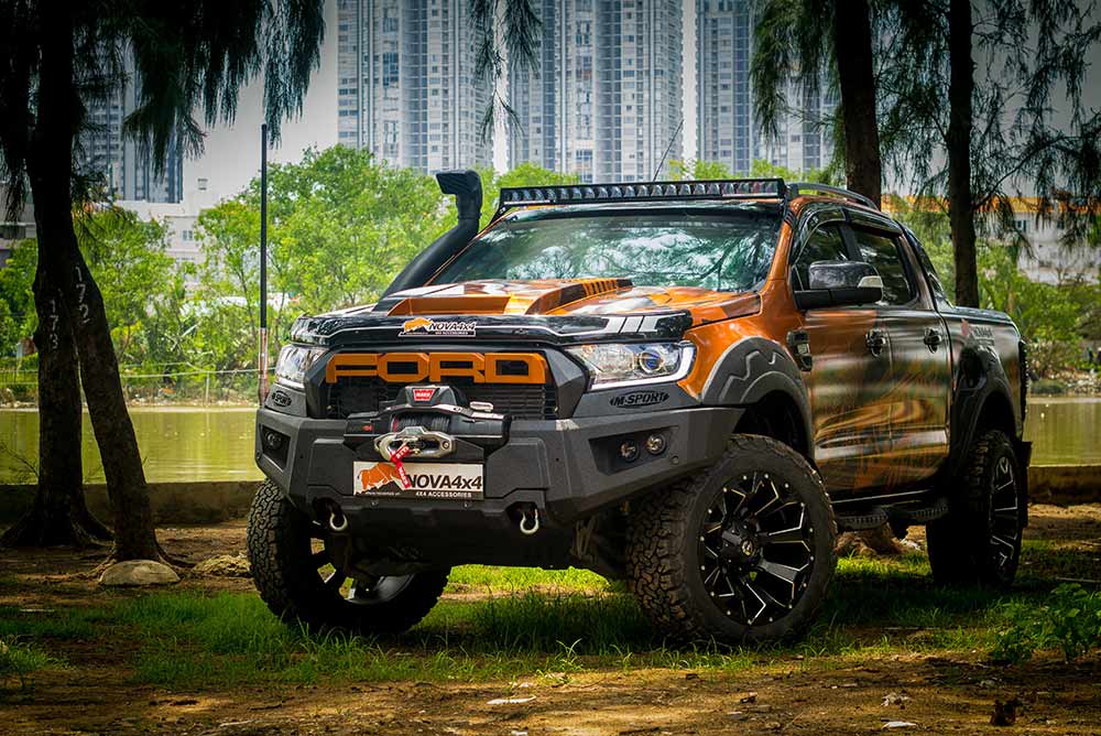 Xe Ô Tô Ford Offroad: Sức Mạnh Vượt Địa Hình Hoàn Hảo