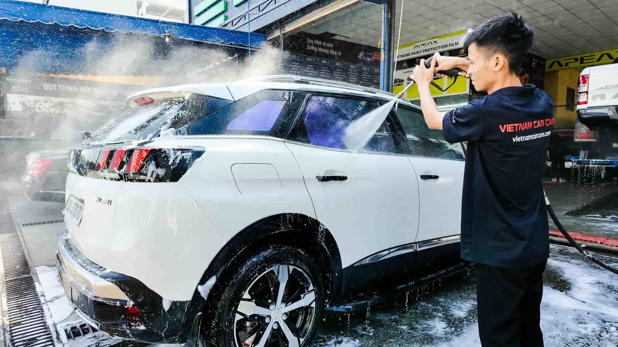 Hệ thống rửa xe ô tô chuyên nghiệp: Lợi ích và Cách thức hoạt động