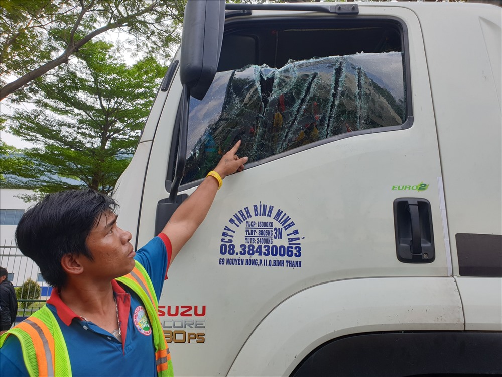 Vụ chém rụng hàng loạt kính xe ô tô: Hiểu rõ nguyên nhân và cách phòng tránh