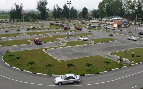 Sân Thi Lái Xe Ô Tô: Hướng Dẫn Toàn Diện Từ A Đến Z