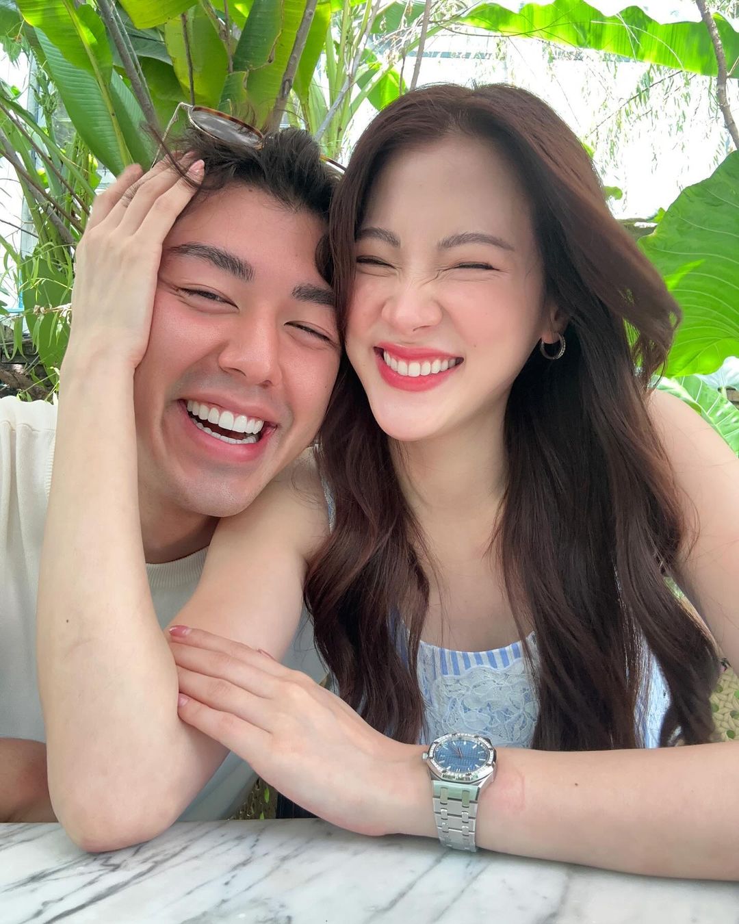Baifern và bạn trai trong xe ô tô: Những thông tin thú vị và cái nhìn sâu sắc