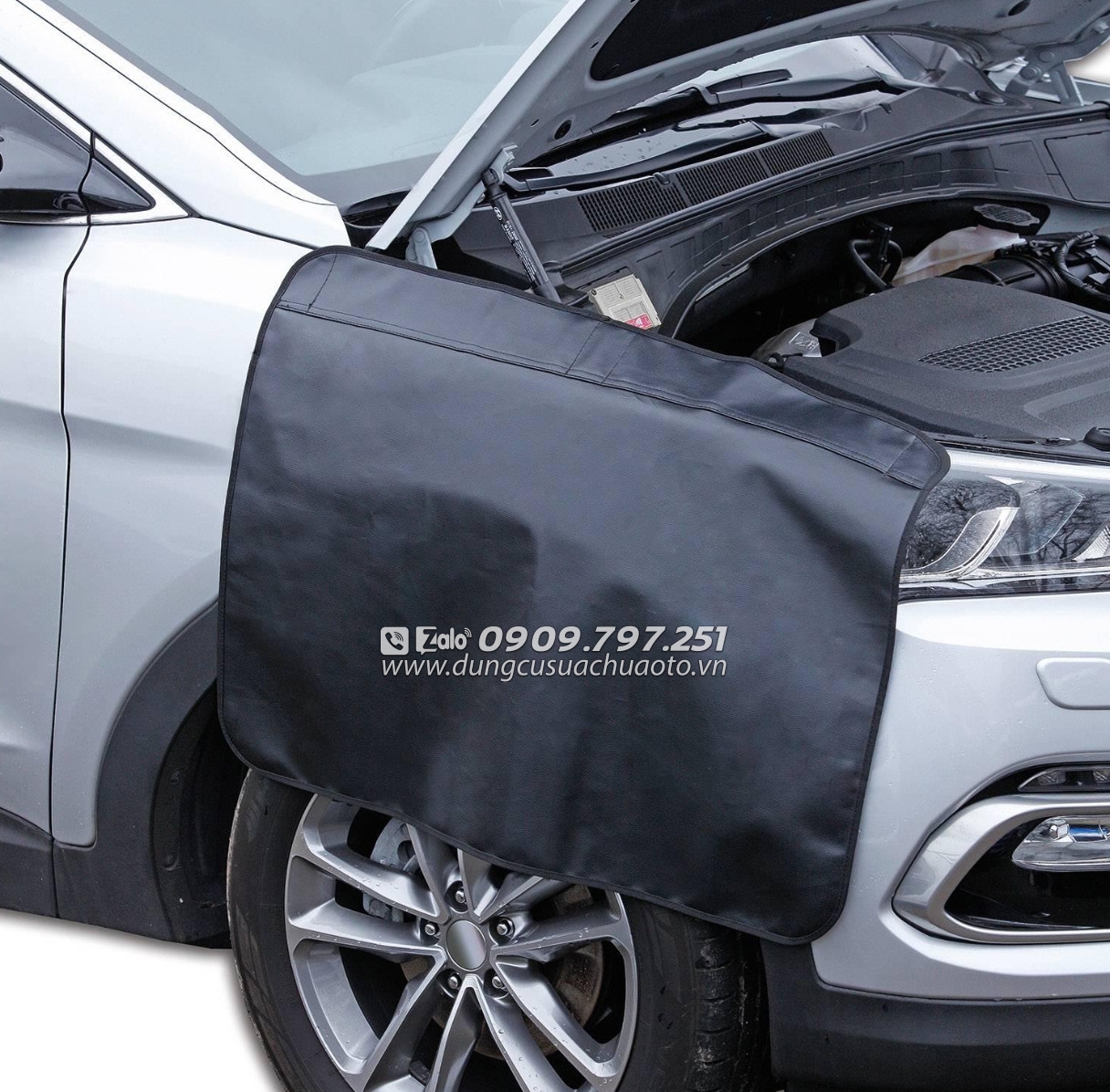 Tấm lót đầu xe ô tô: Công dụng và lợi ích không ngờ