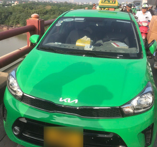 Vụ nhảy cầu để lại xe ô tô: Góc nhìn từ hậu quả và phòng ngừa