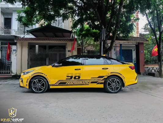 Tem Thể Thao Xe Ô Tô Màu Đen: Nâng Tầm Phong Cách & Cá Tính