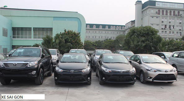 Thuê nhận lái xe ô tô 4 chỗ: Hướng dẫn chi tiết và kinh nghiệm