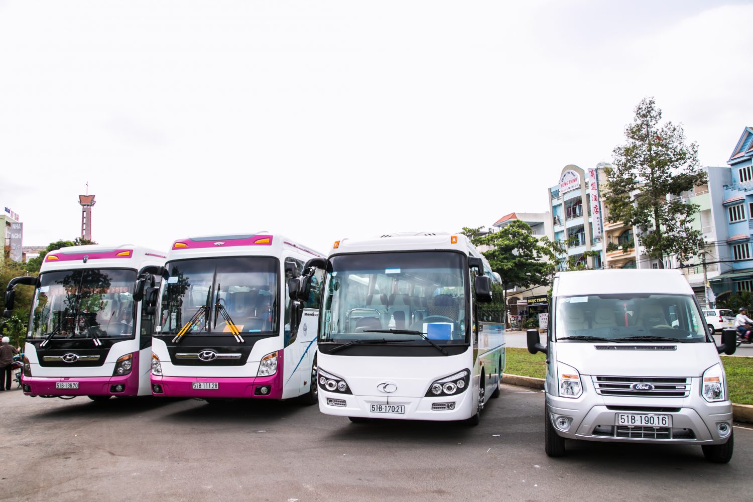 Thủ tục cho thuê tài sản là xe ô tô: Hướng dẫn chi tiết