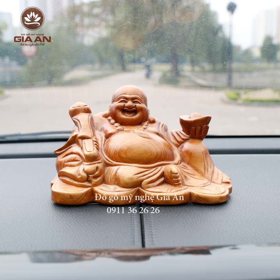 Tượng Phật Di Lặc Để Xe Ô Tô: Ý Nghĩa, Chọn Lựa & Vị Trí Hợp Phong Thủy