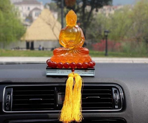 Những Cách Trang Trí Xe Ô Tô Xinh Lung Linh Và Độc Đáo