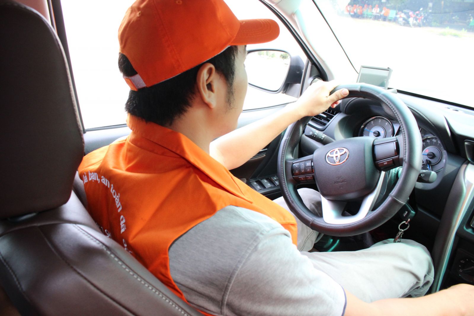 Những Khó Khăn Của Nghề Lái Xe Ô Tô Và Cách Vượt Qua