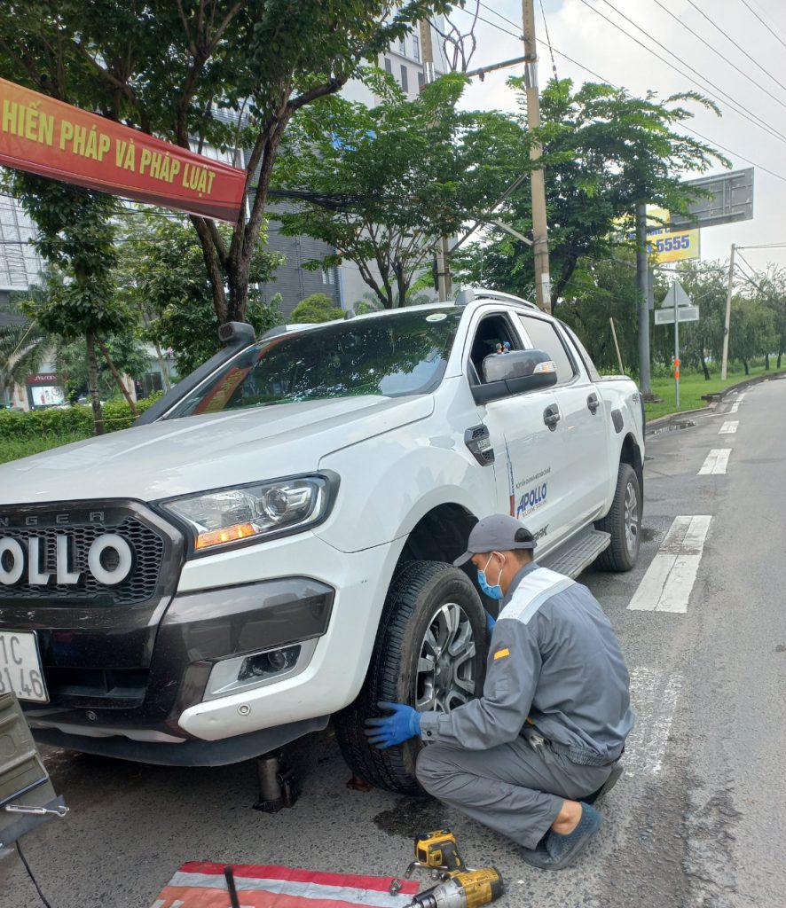 Vá Xe Ô Tô Lưu Động Đa Năng: Giải Pháp Cứu Hộ Tiện Lợi