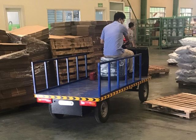 Xe Ô Tô Chở Hàng 4 Bánh Damsel: Lựa Chọn Tối Ưu Cho Vận Tải Nội Đô