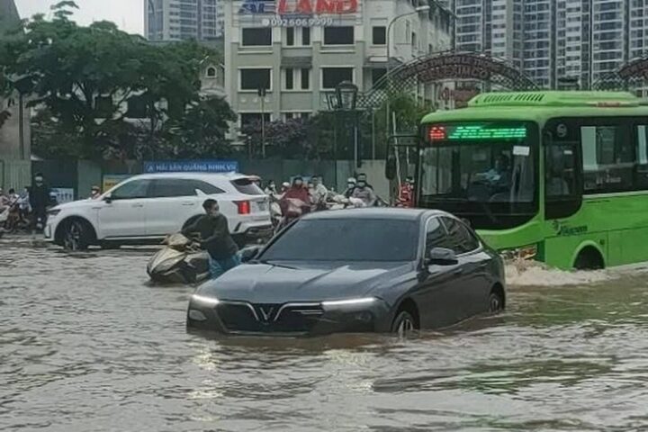 Xử lý xe ô tô bị ngập nước: Hướng dẫn chi tiết từ A đến Z