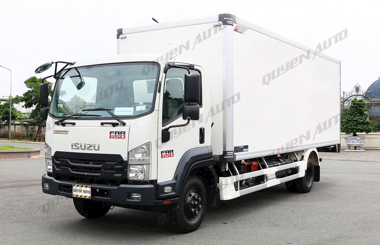 Xe Bảo Ôn Isuzu FRR90N Ô Tô Quyền: Giải Pháp Vận Tải Chuyên Biệt
