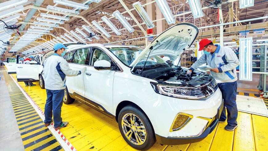 Xu hướng xe ô tô xuất khẩu sang kute: Phân khúc thị trường tiềm năng