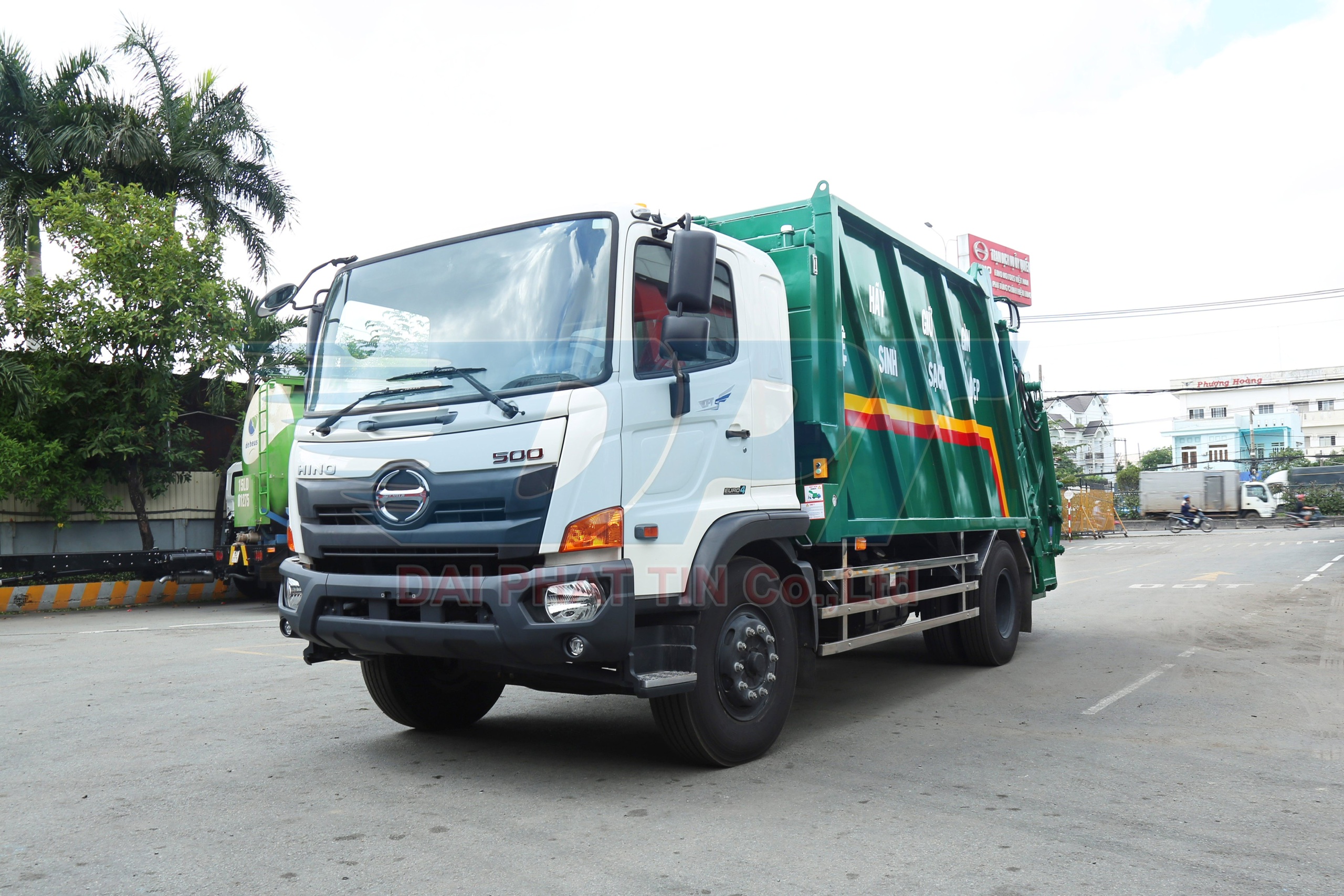 Xe Ô Tô Chở Rác Hino: Giải Pháp Hiệu Quả Cho Vệ Sinh Đô Thị