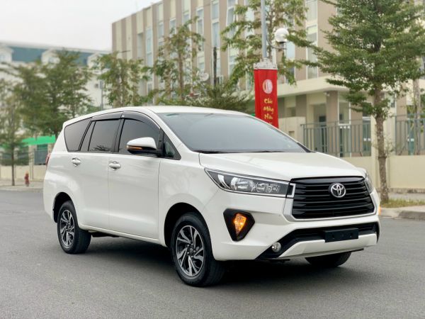 Xe Màu Ô Tô Màu Trắng Đẹp Innova: Sức Hút Khó Cưỡng Của Một Biểu Tượng
