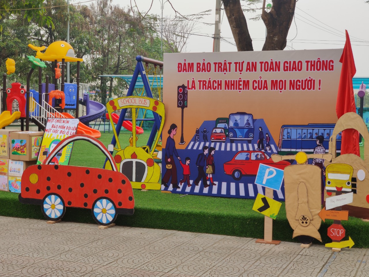 An toàn khi đi xe ô tô mầm non: Hướng dẫn toàn diện