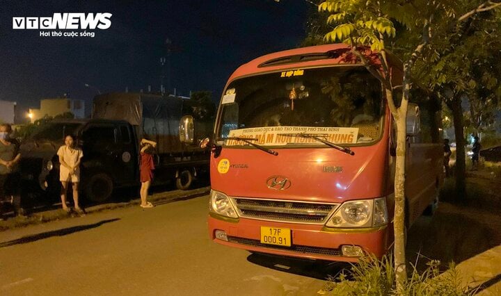 Nguy Hiểm Và Giải Pháp Ngăn Chặn Quên Học Sinh Trên Xe Ô Tô