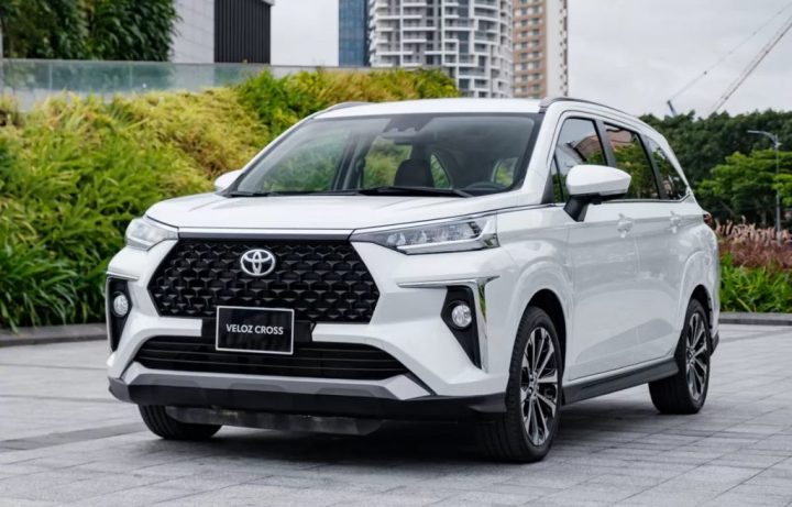 Cập Nhật Giá Xe Ô Tô Tháng 8: Phân Tích Xu Hướng Thị Trường
