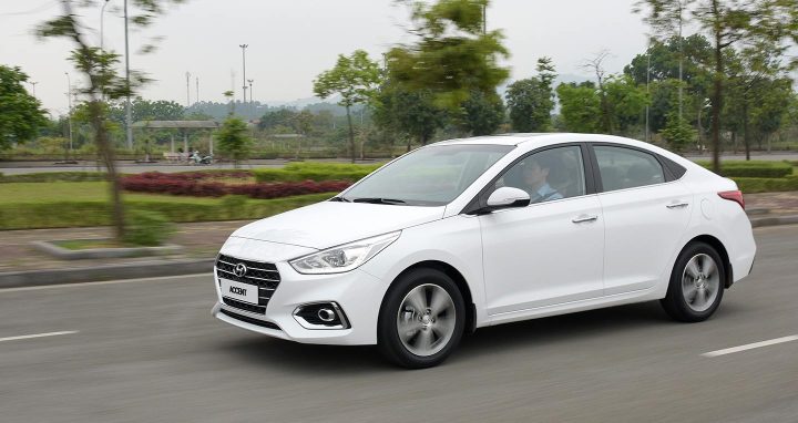 Dòng xe sedan cổ điển của hãng xe ô tô Hyundai, minh chứng cho sự phát triển qua từng thời kỳ.