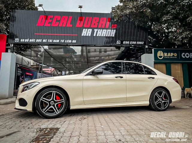 Quy trình dán đổi màu xe ô tô Mercedes thành màu kem tinh tế