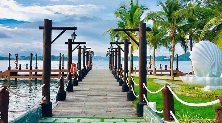 Khoang nội thất xe ô tô cho thuê tiện nghi, sạch sẽ trên tuyến Nha Trang Cam Ranh
