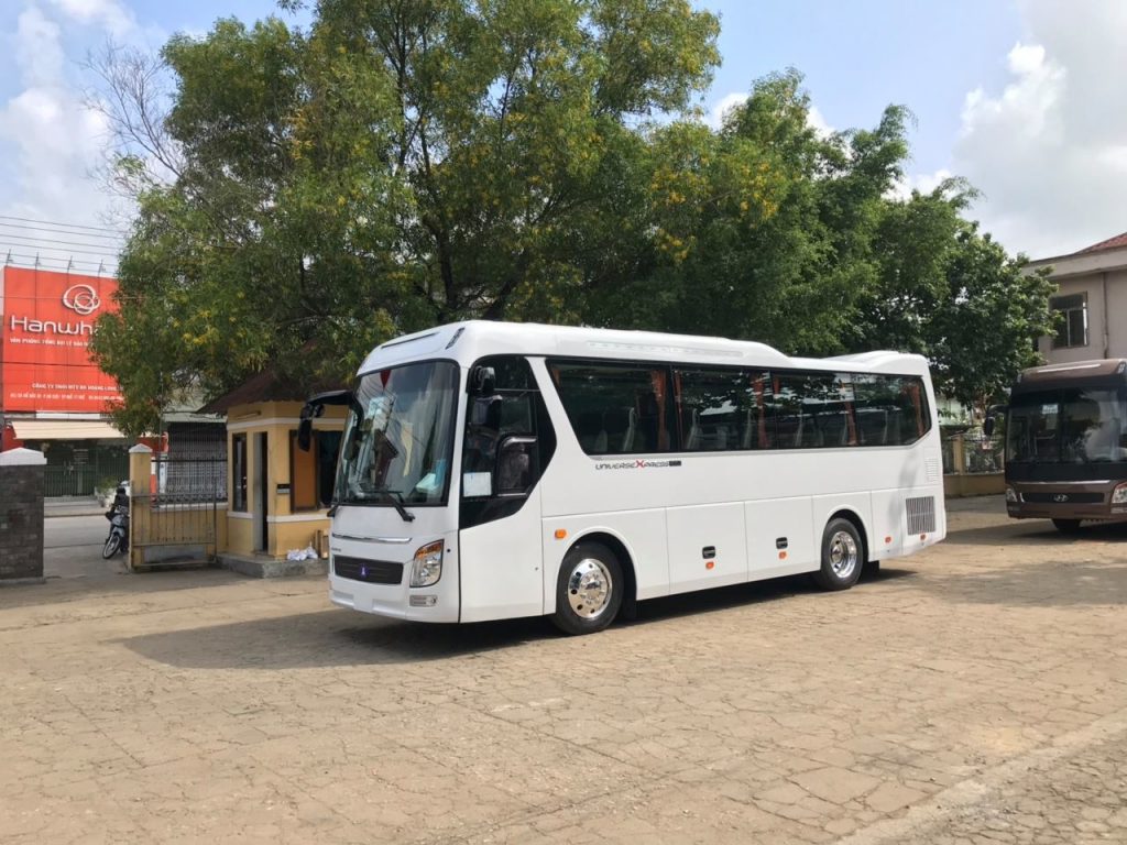 Thuê Xe Ô Tô 35 Chỗ: Hướng Dẫn Toàn Diện Từ A Đến Z