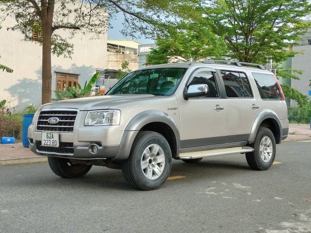 Hình ảnh Ford Everest số tự động máy dầu 2.5L