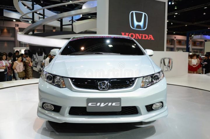 Đánh Giá Chi Tiết Giá Xe Honda Civic 2012 Trên Thị Trường Cũ - image 3