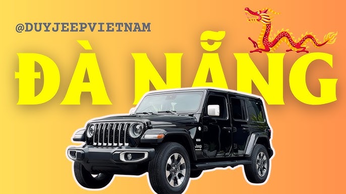 Xe ô tô đang được làm sạch bề mặt kỹ lưỡng trước khi tiến hành đánh bóng