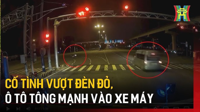 Lỡ Tông Đèn Xe Ô Tô Đền Bao Nhiêu? Hướng Dẫn Chi Tiết