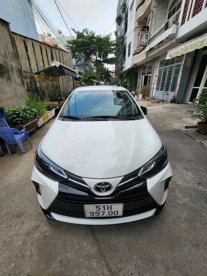 Bán xe ô tô phải có vợ chồng: Quy định và thủ tục cần biết