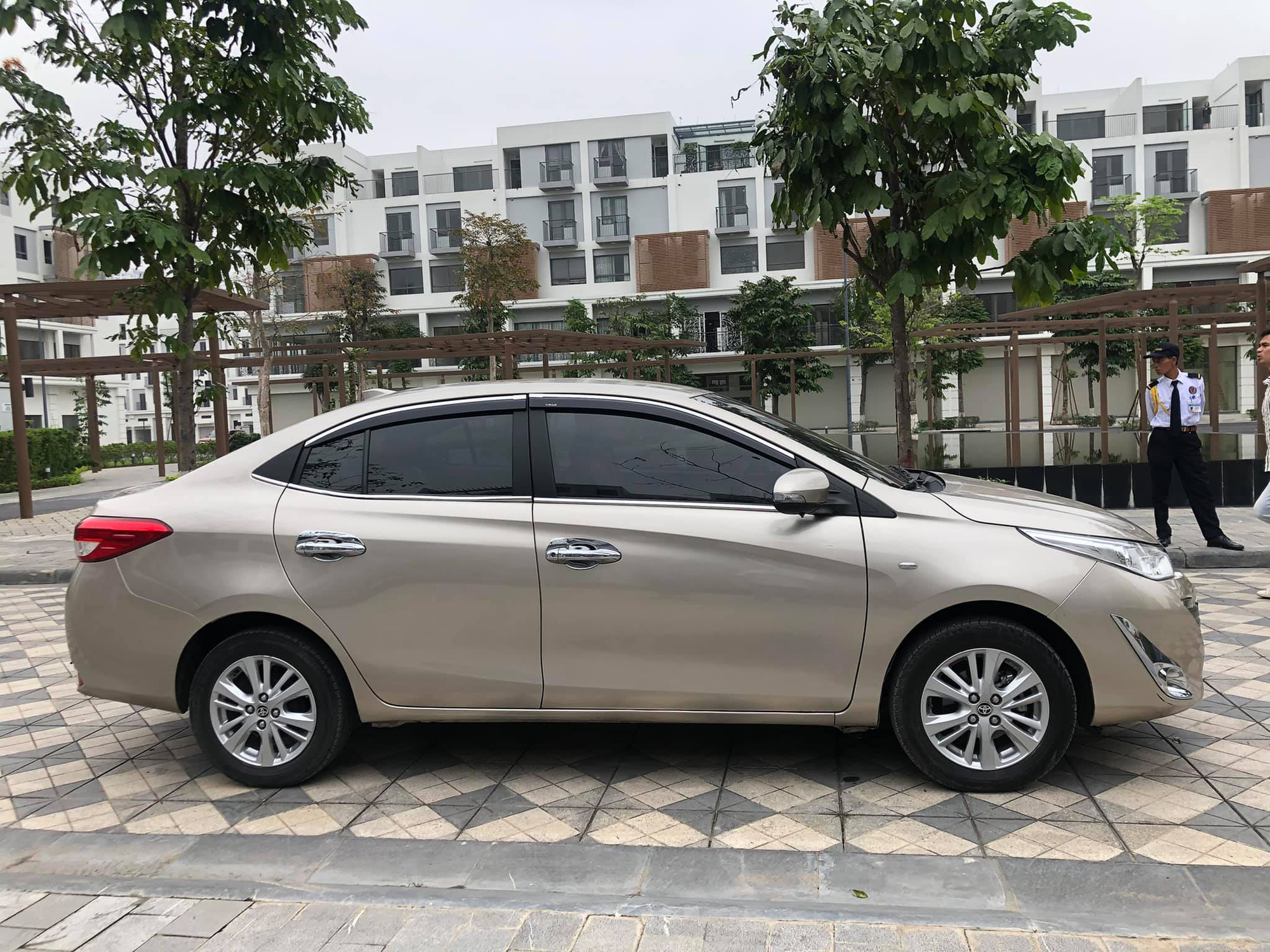Xe Ô Tô Vios Cũ Màu Vàng Cát: Kinh Nghiệm Mua Và Đánh Giá Chi Tiết