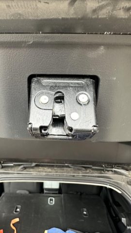 Đóng bạc xe ô tô là gì? Rủi ro và quy định pháp luật Đóng bạc xe ô tô là gì? Rủi ro và quy định pháp luật
