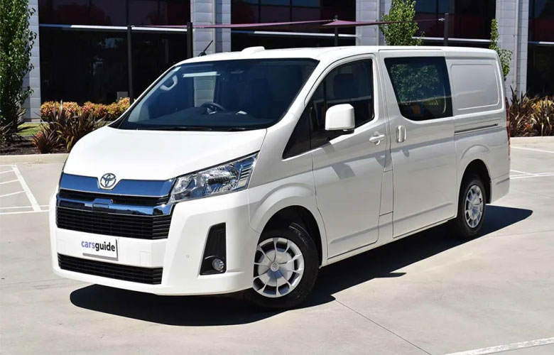 Xe Ô Tô 9 Chỗ Máy Dầu: Lựa Chọn Lý Tưởng Cho Gia Đình Và Kinh Doanh