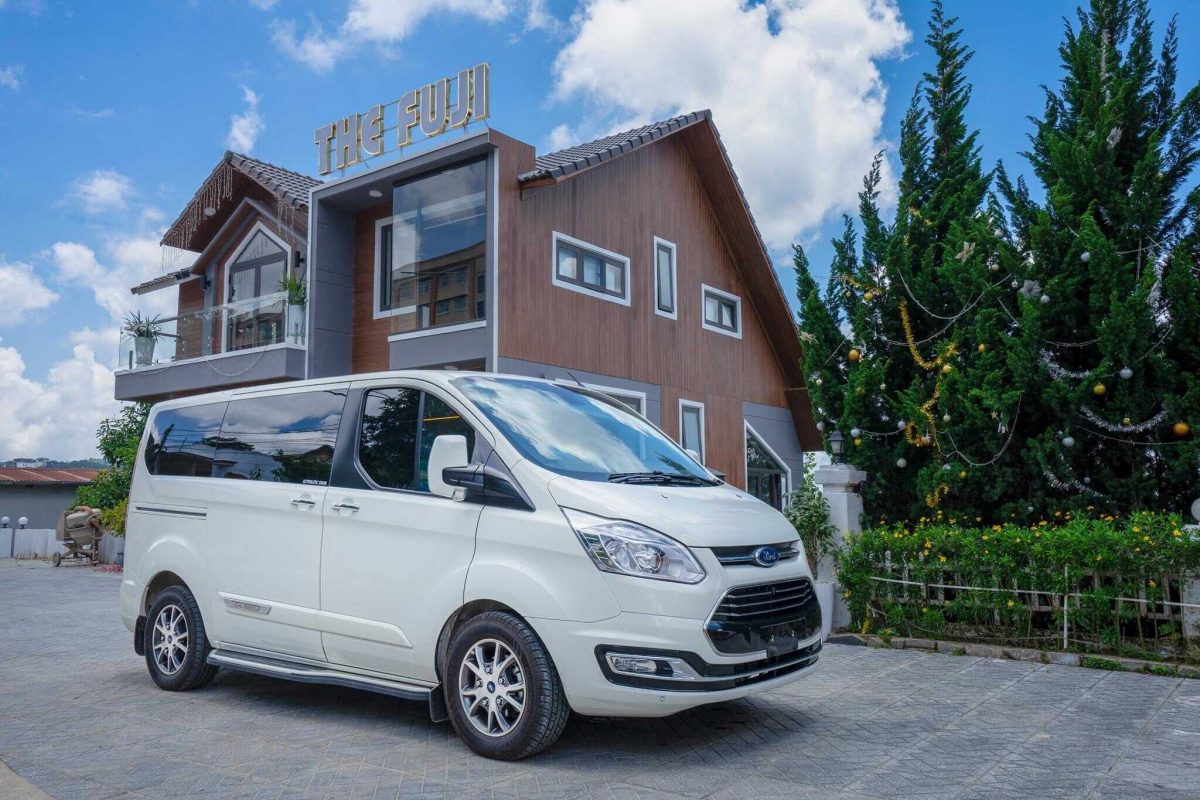 Thuê Xe Ô Tô 9 Chỗ Có Lái Xe: Lựa Chọn Tối Ưu Cho Mọi Hành Trình