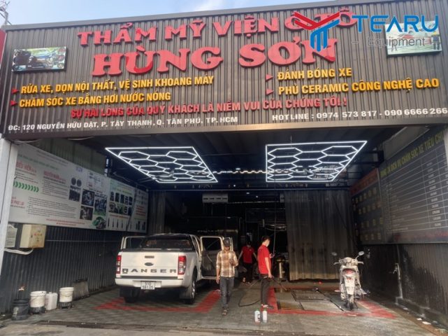 Kỹ thuật rửa xe ô tô tại các tiệm rửa xe quận Tân Phú TP HCM