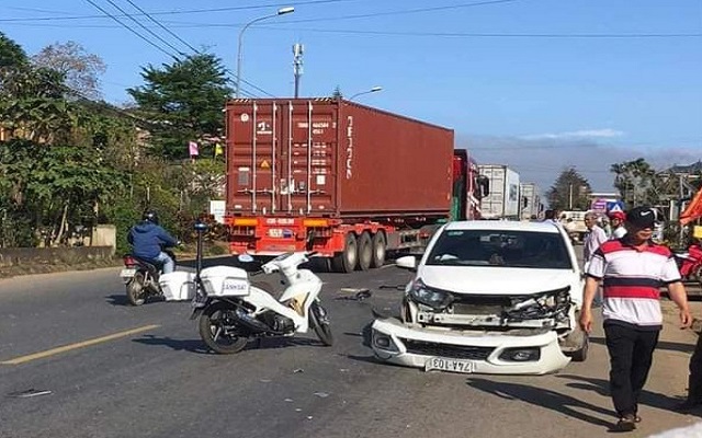 Nguyên nhân và giải pháp phòng tránh tai nạn ô tô xe máy