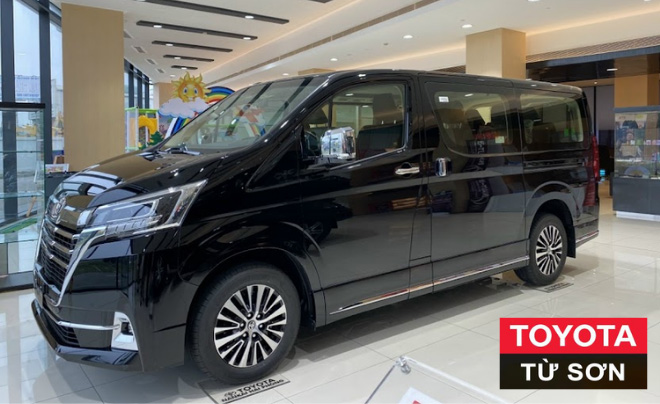 Nội thất sang trọng và rộng rãi của dòng xe Toyota Granvia 9 chỗ, biểu tượng của sự tiện nghi và đẳng cấp trong phân khúc xe đa dụng.