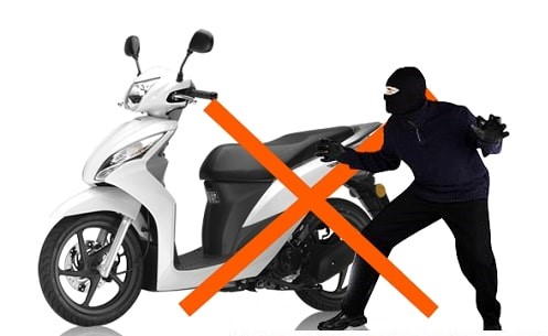Hình ảnh minh họa một đối tượng đang thực hiện hành vi trộm cắp xe ô tô